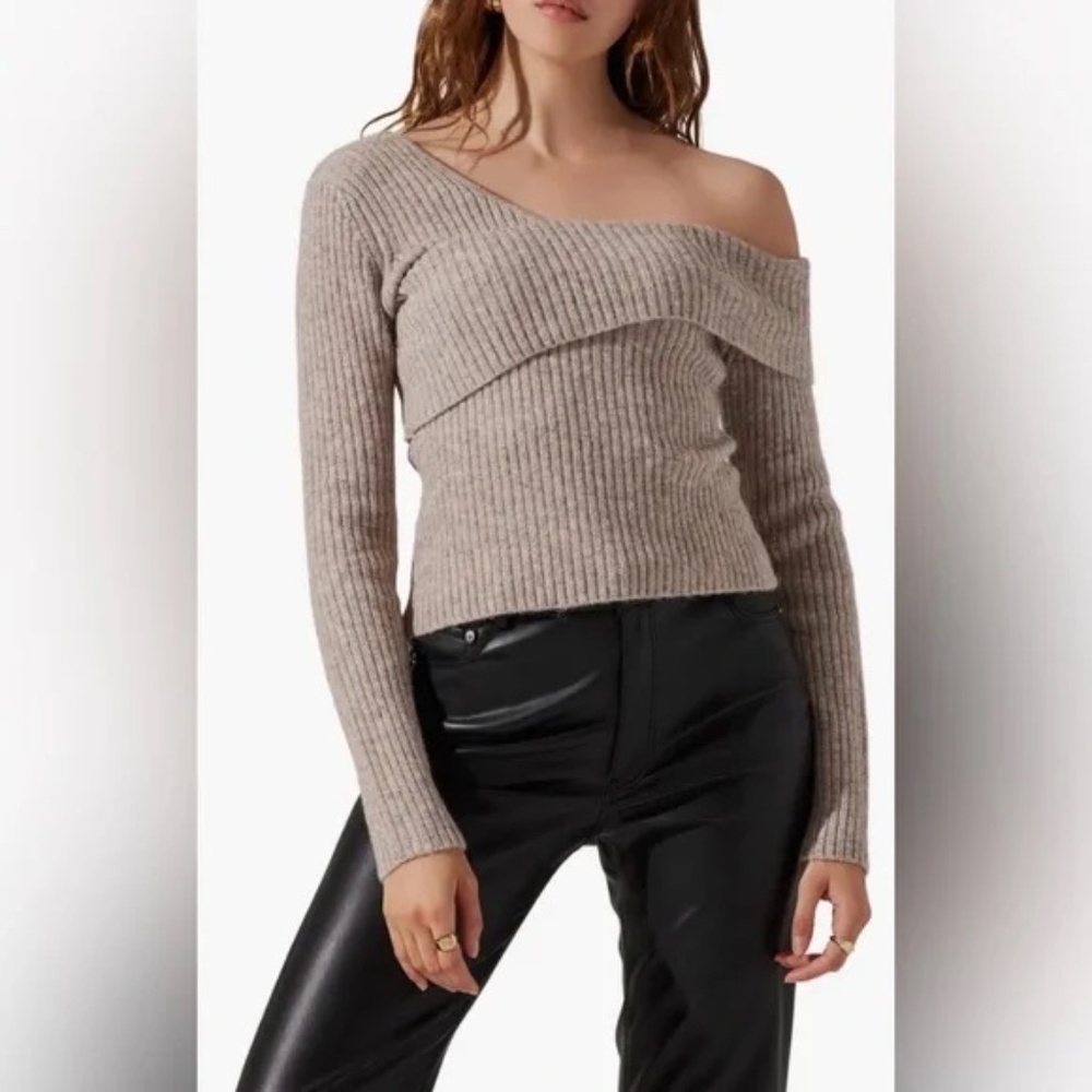 ASTR The Label Asymmetric Foldover One-Shoulder Rib Sweater, Taupe, Size S